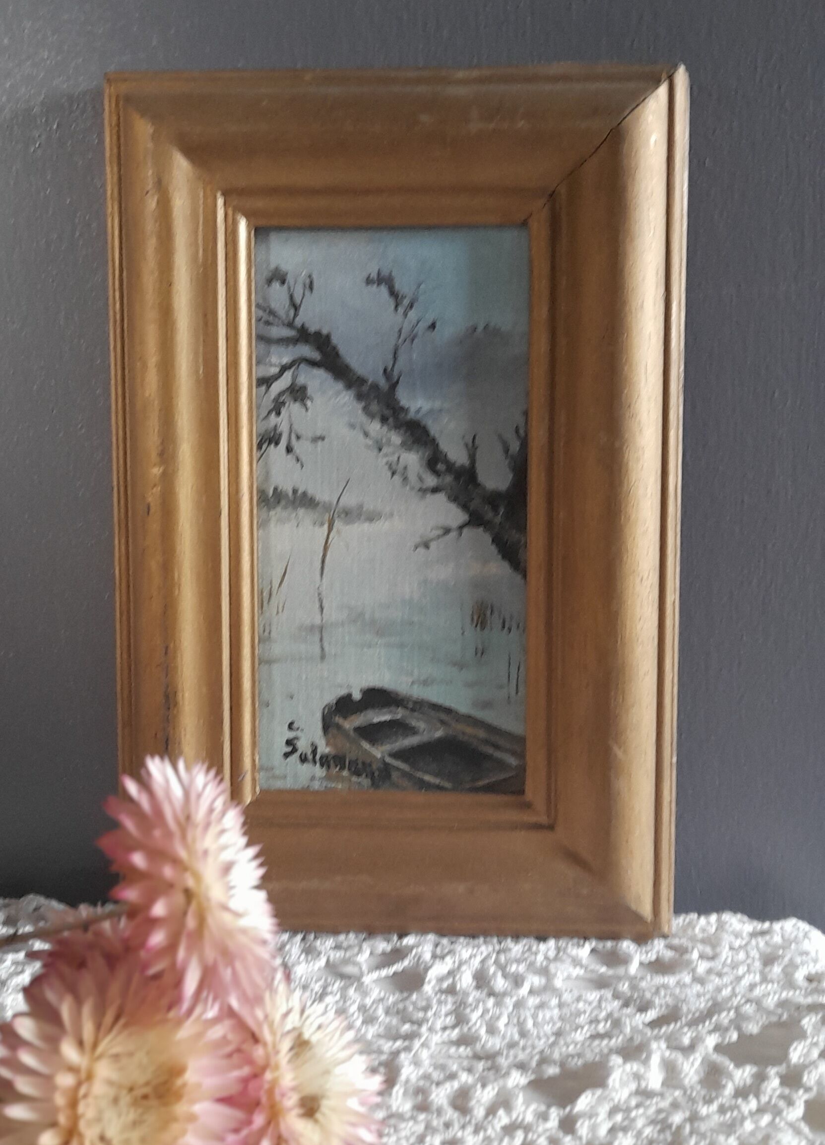 Oil painting boat on river, mist, tree, gilded wood frame 15.5x23.5 cm, signed