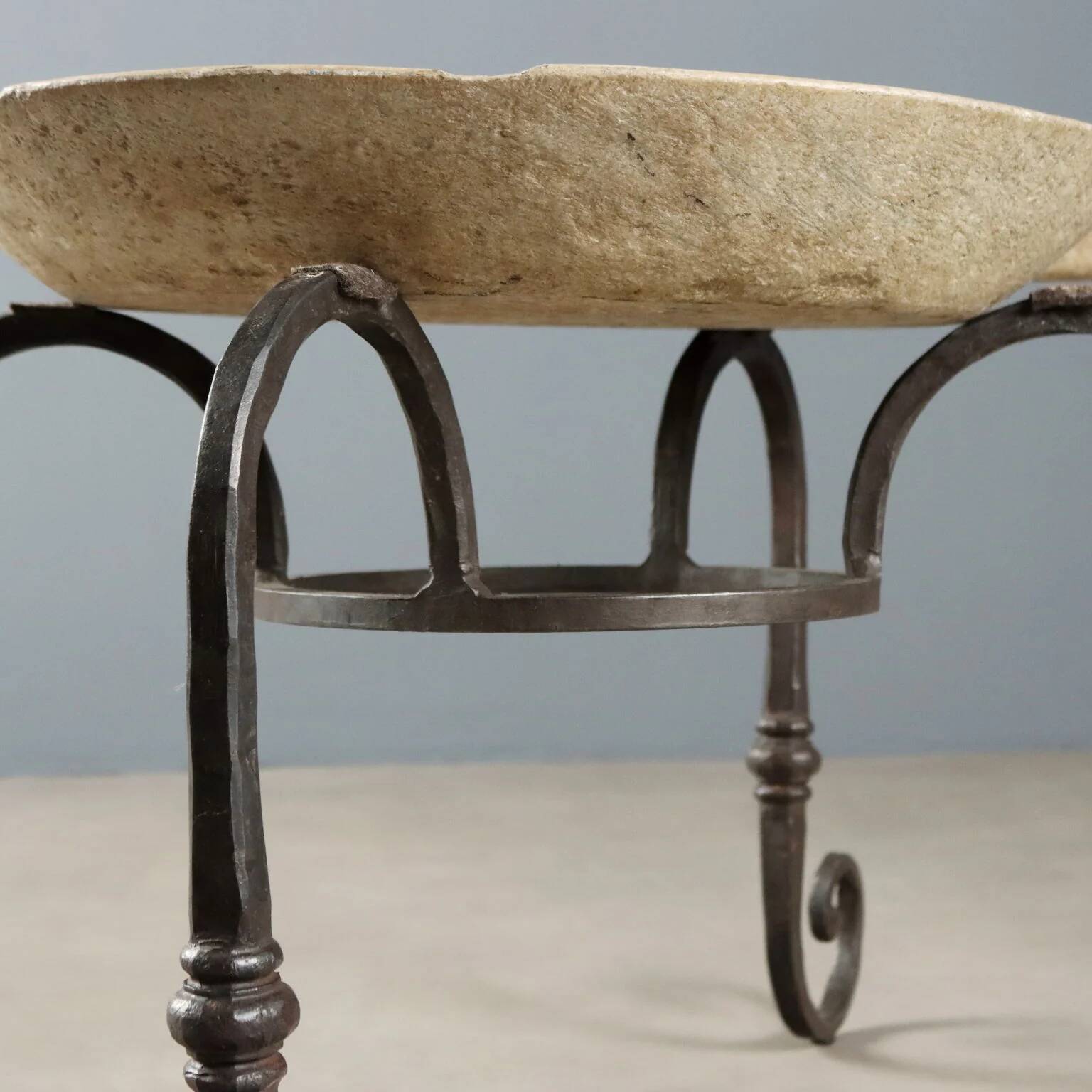 Table ancienne en fer forgé et marbre, Italie, début XXe siècle