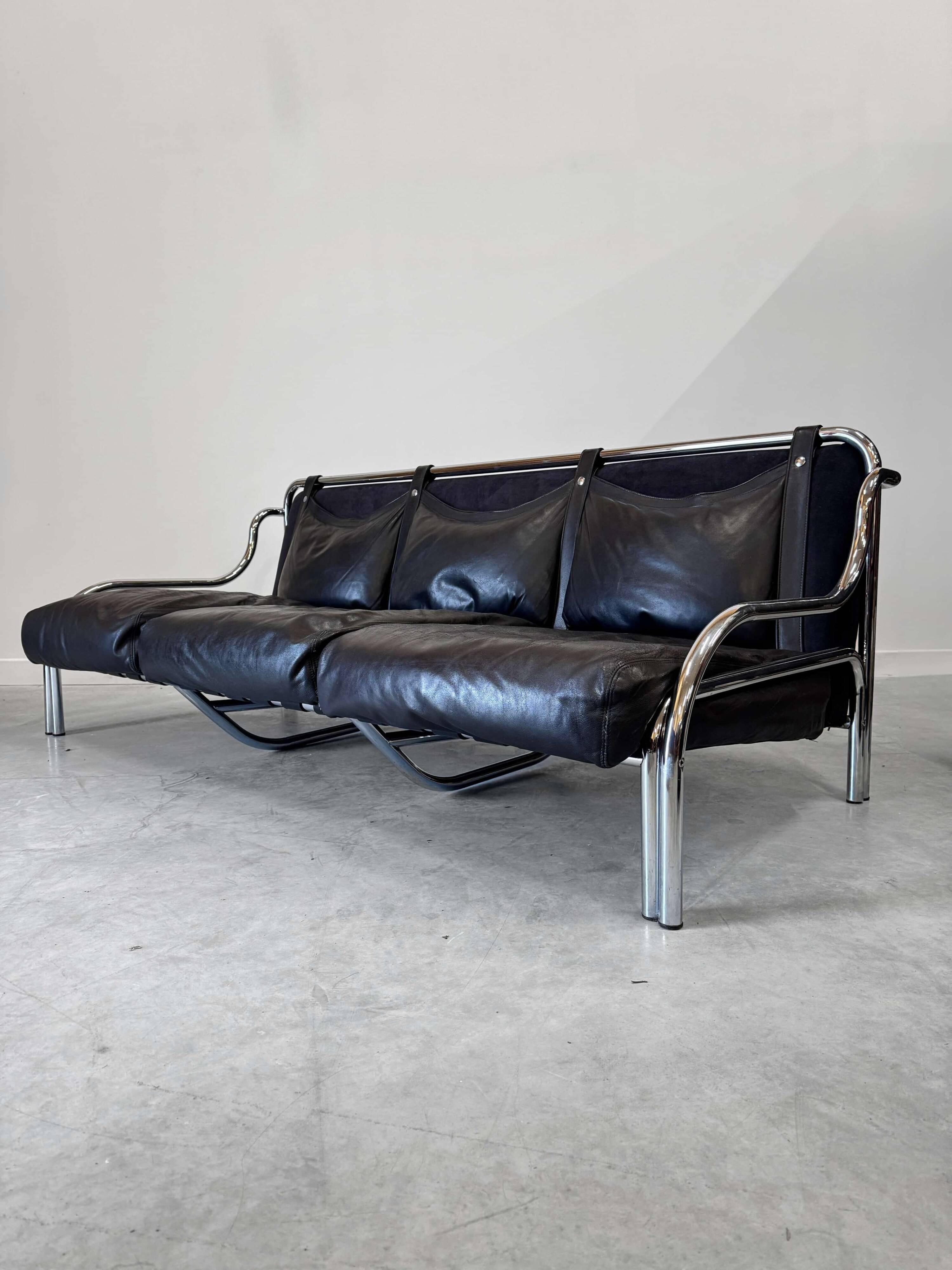 Stringa 3-seater vintage sofa