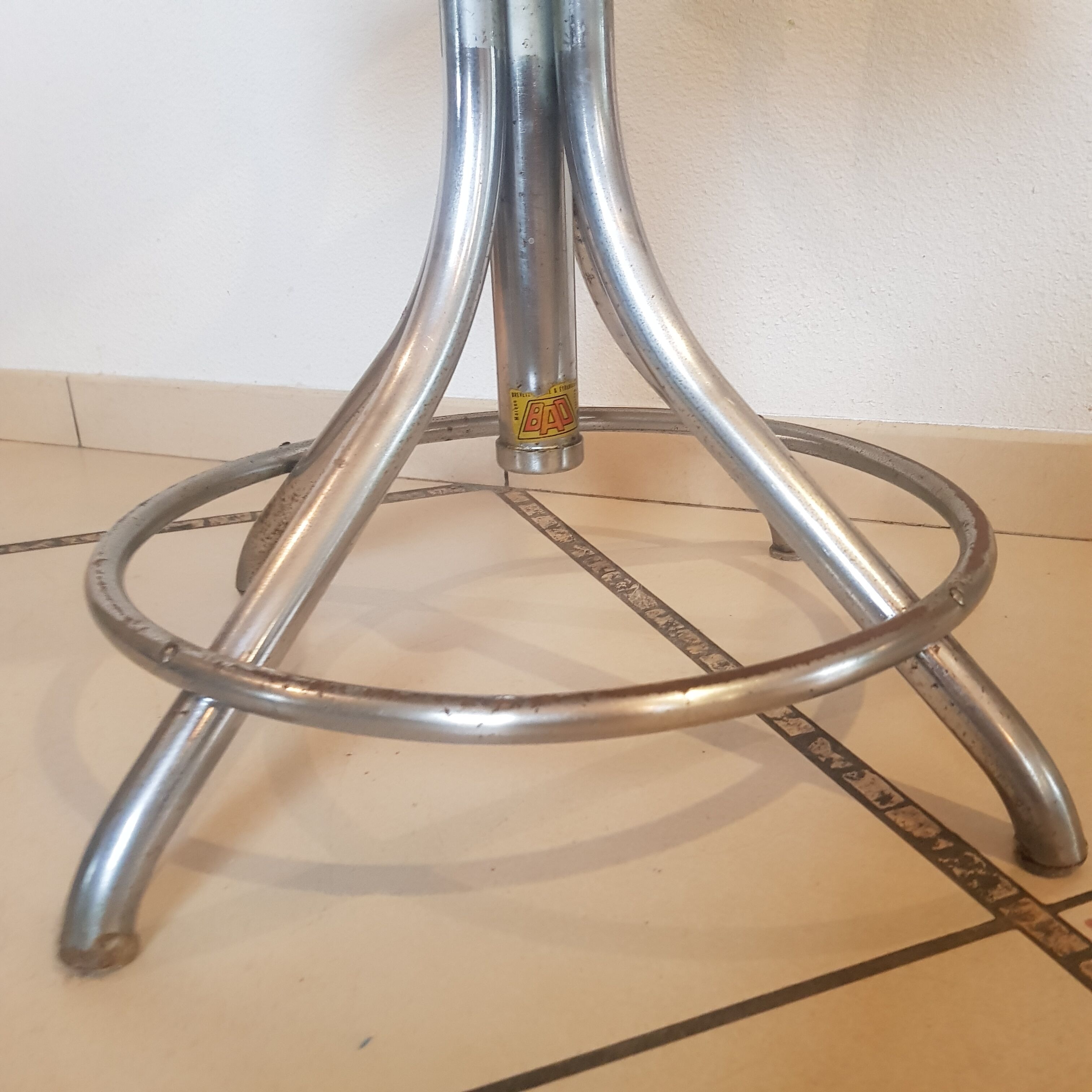 Workshop tabouret in skai