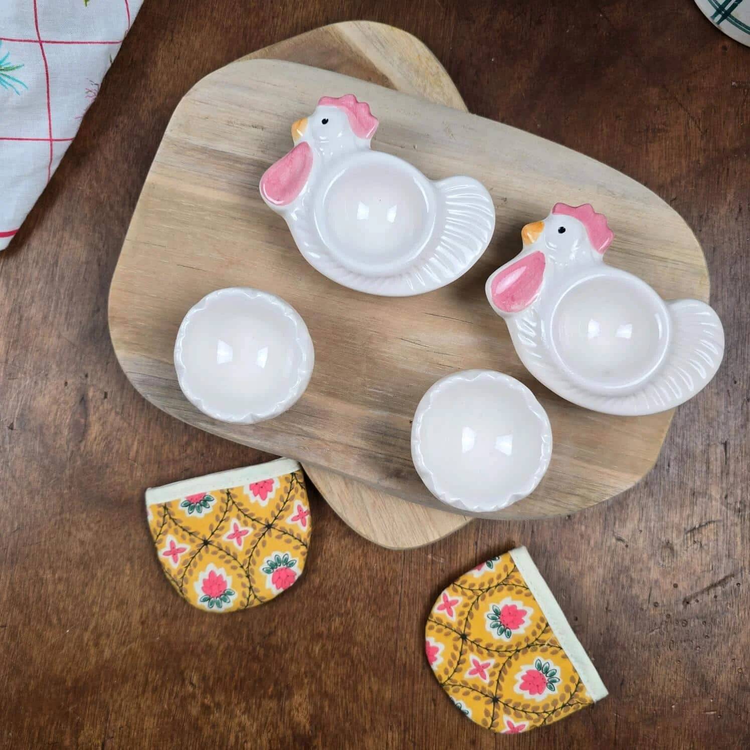 Vintage egg service for 2: Chicken egg cups & shells + fabric hats