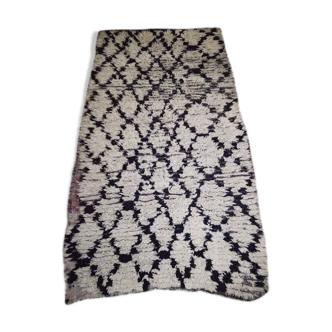 Ancient Berber carpet - 110x220cm