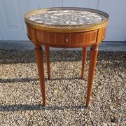 Table bouillotte de style Louis XVI marqueterie