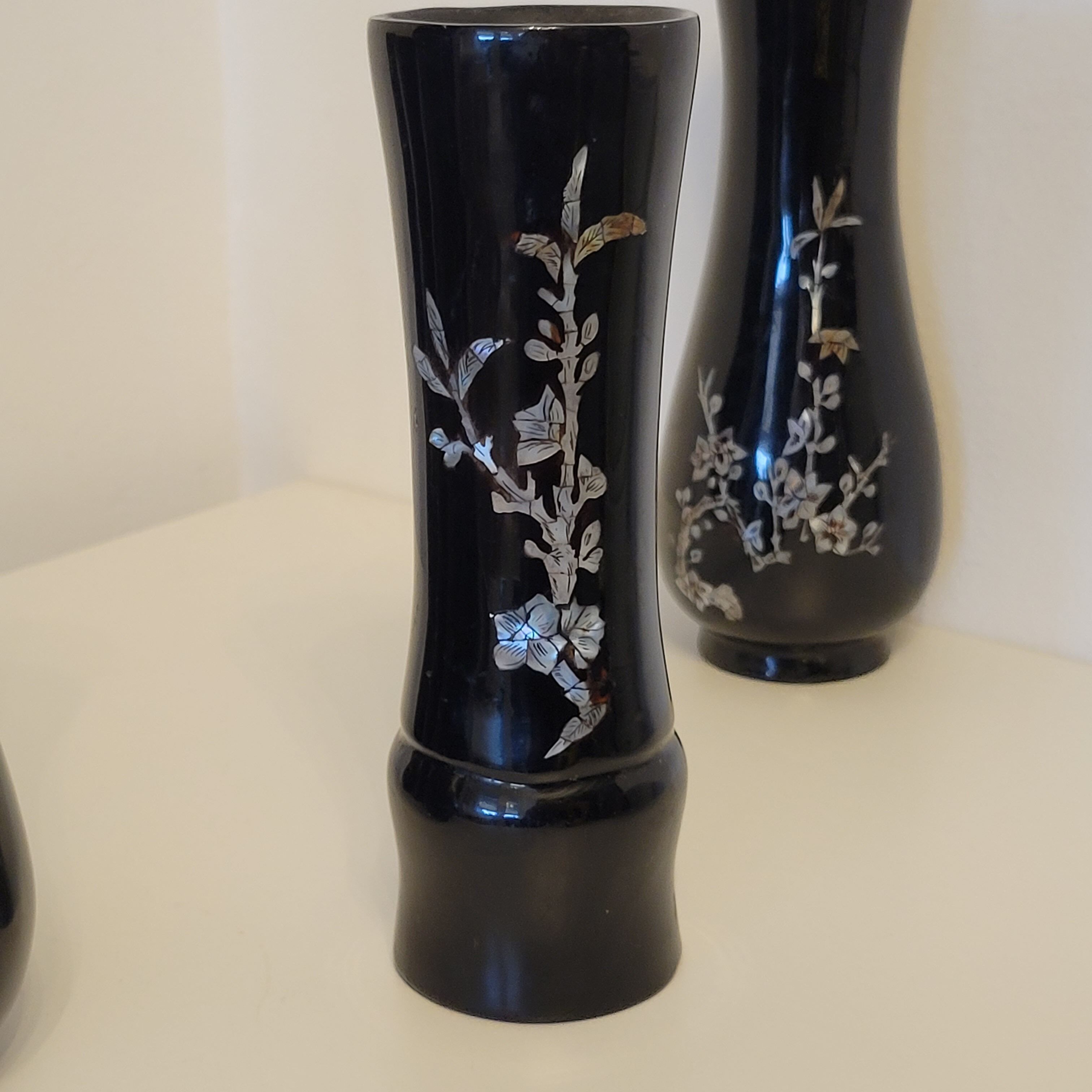 5 Vietnam vases black lacquered wood and mother-of-pearl inlays