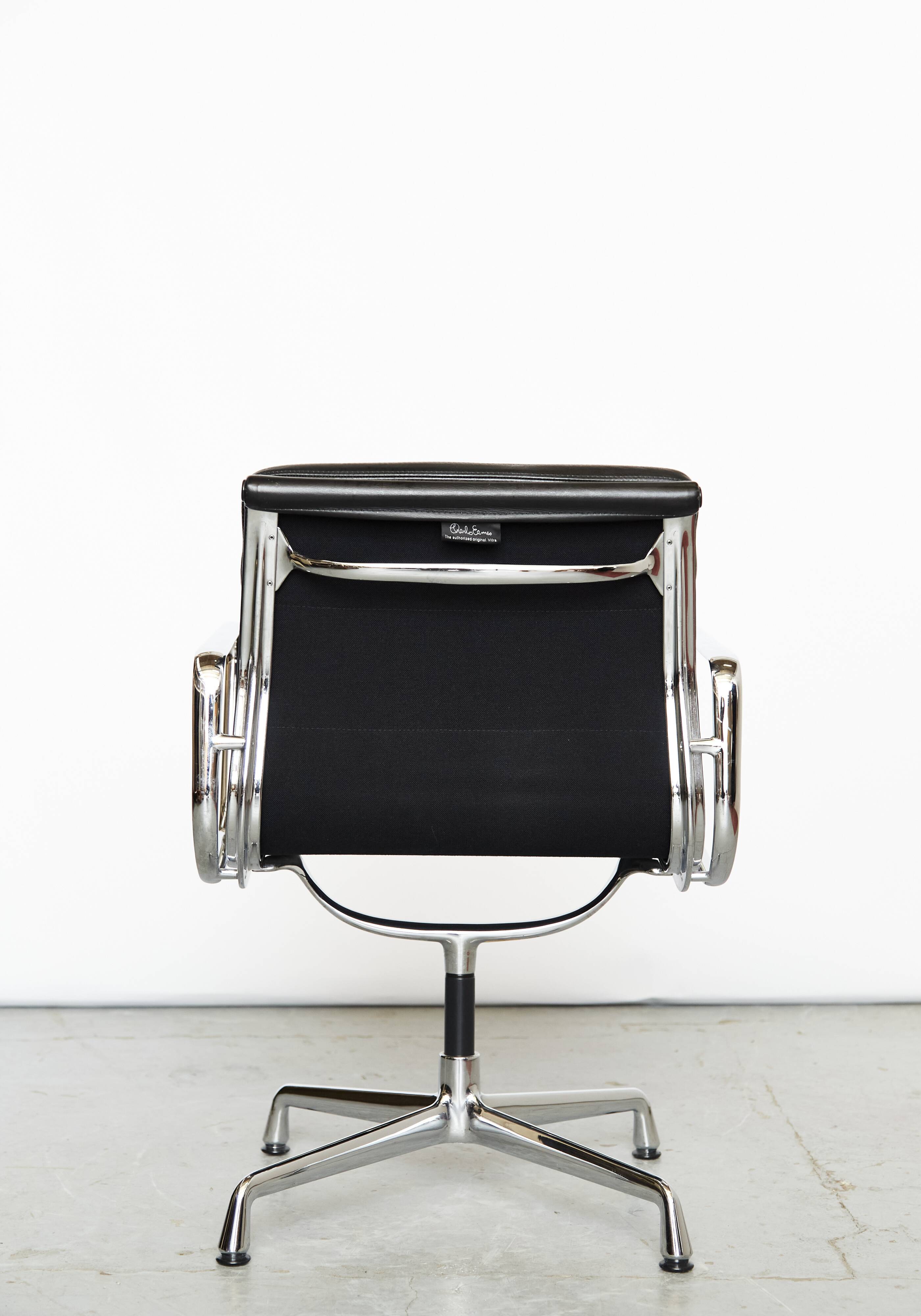 Charles & Ray Eames Chair EA 208 Chair for Vitra