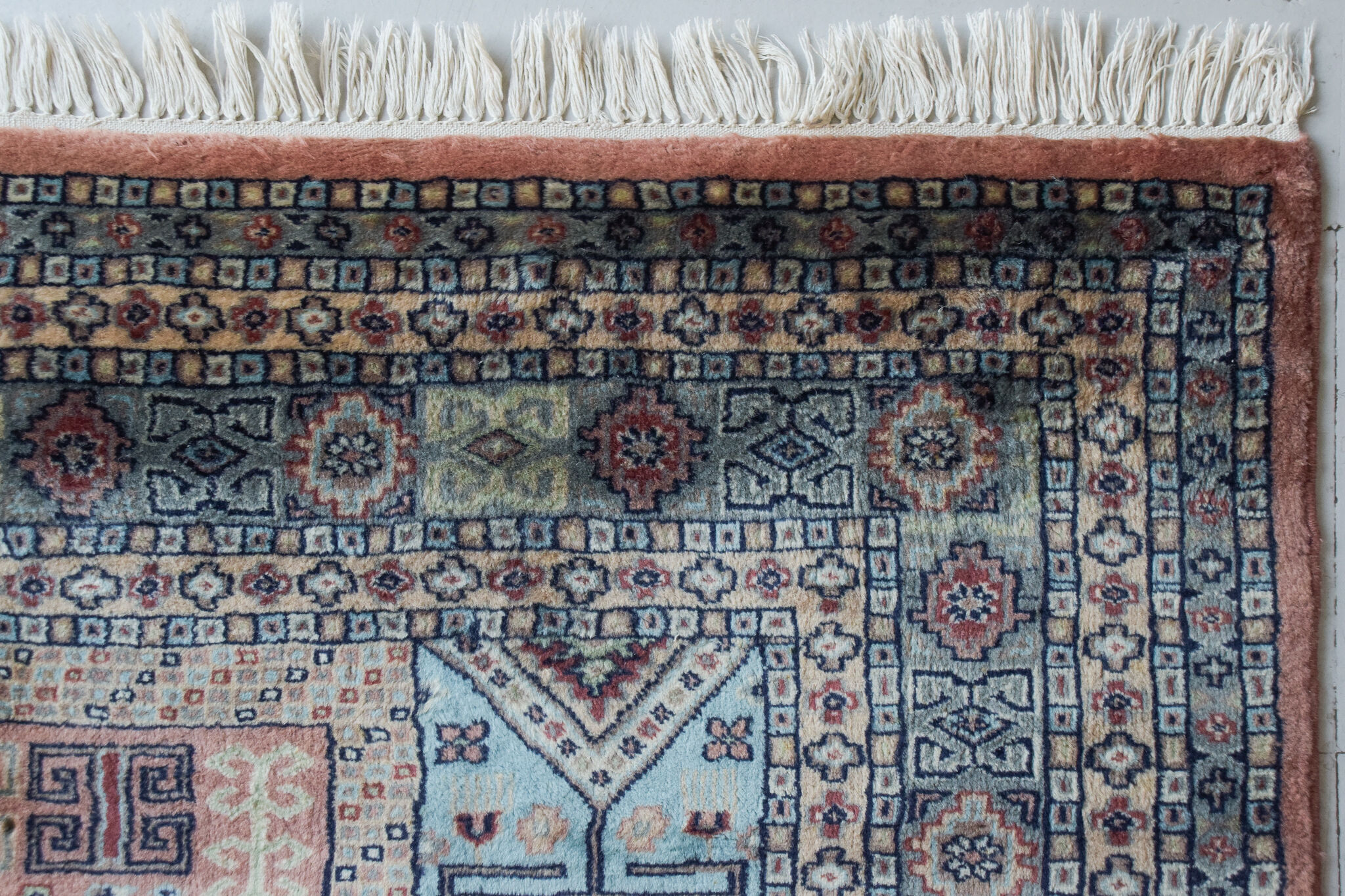 Handmade Rug from Pakistan
