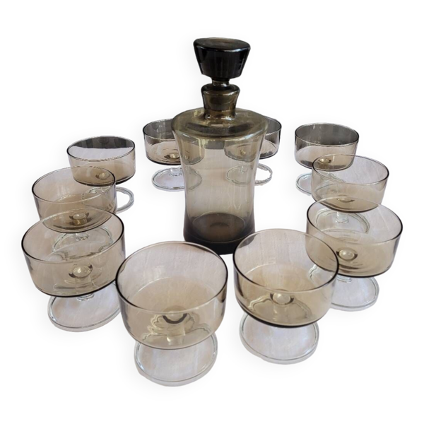 Verres et carafe