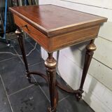 Napoleon III hairdresser in walnut and brass marquetry from the 19th century.