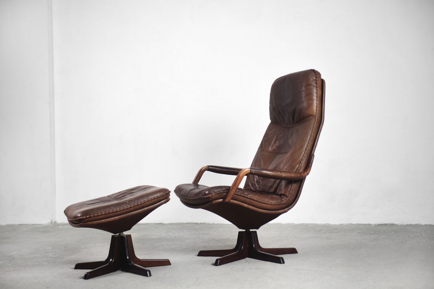 Fauteuil et pouf réglables en cuir patiné danois par Berg Furniture, années 1970