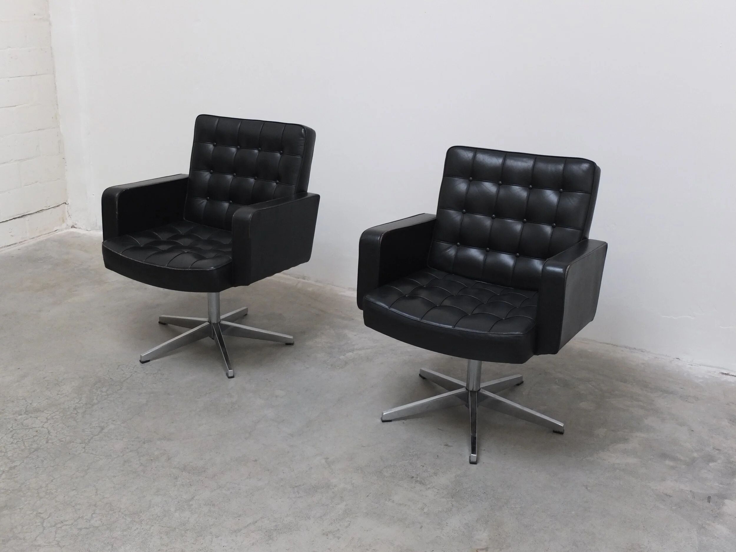 Set of 3 Executive Chairs by Vincent Cafiero for Knoll International, 1960s