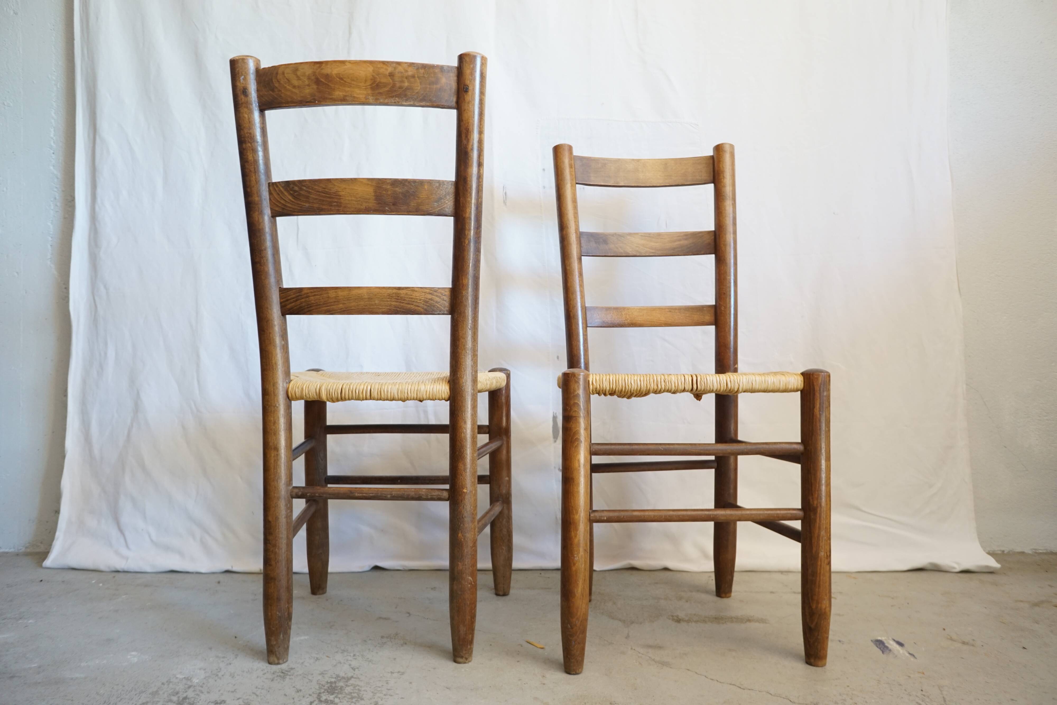 Lot 2 chaises paillées