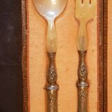 Salad service. Silver filled handle.