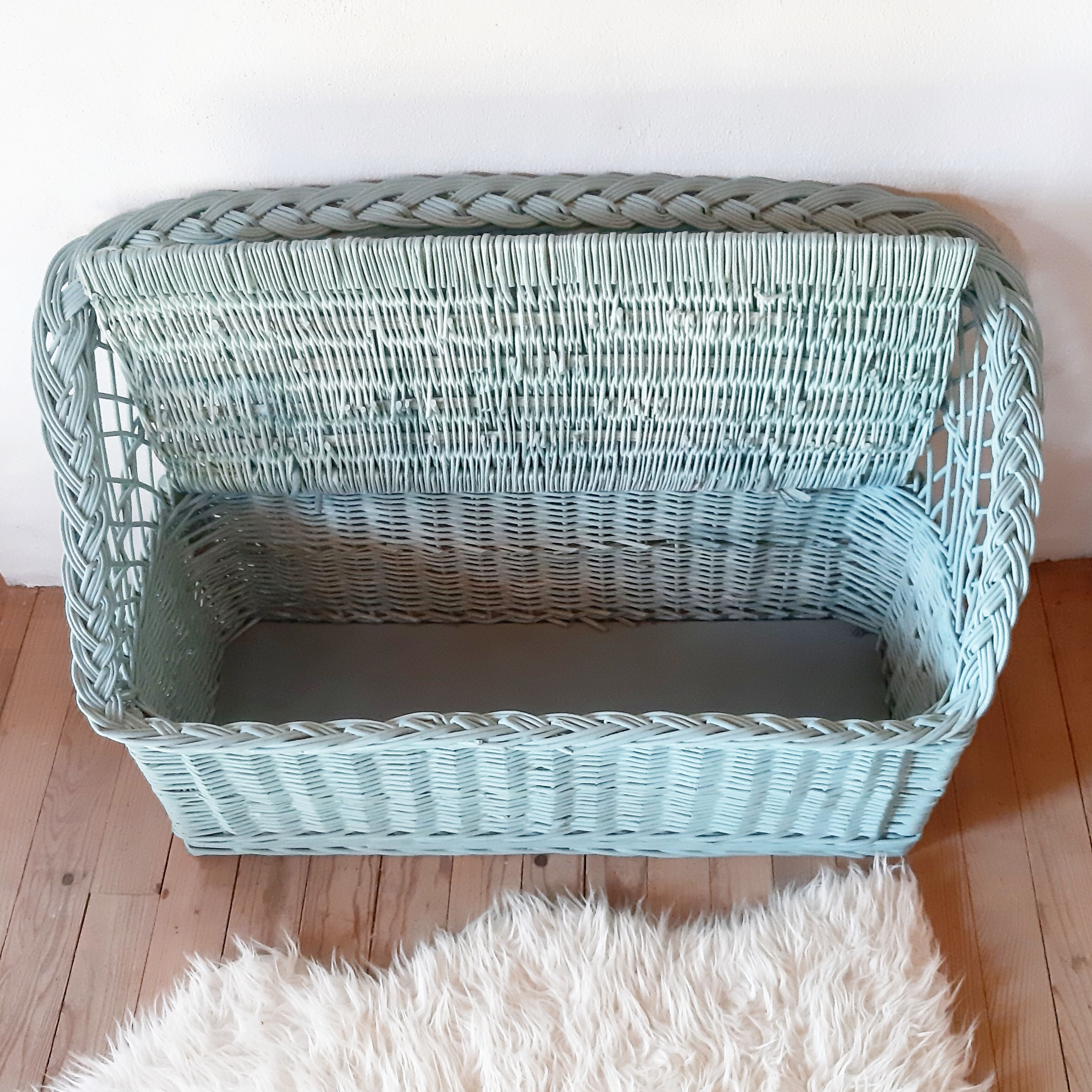 Banquette coffre à jouets vintage en osier