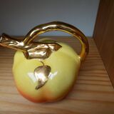 Apple-shaped liquor decanter