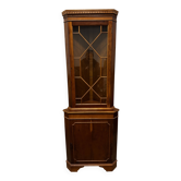 Meuble Vitrine d’encoignure en merisier XX e s