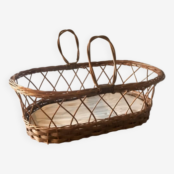 Rattan bassinet