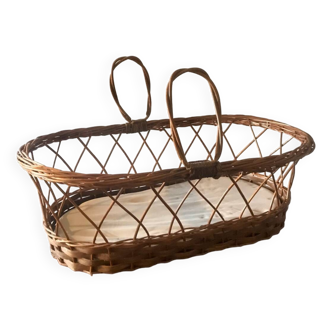 Rattan bassinet