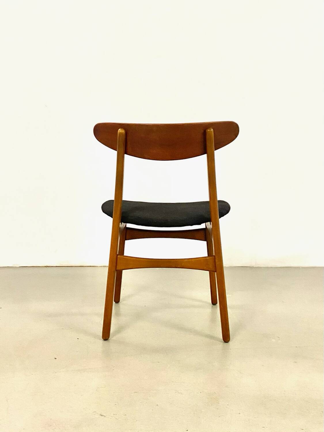 Hans Wegner Chair CH-30 for Carl Hansen & Son 1950s