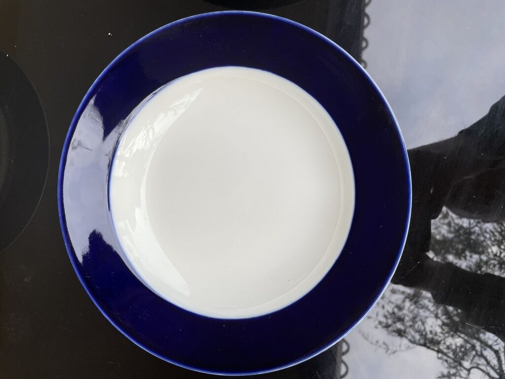6 hollow porcelain plates