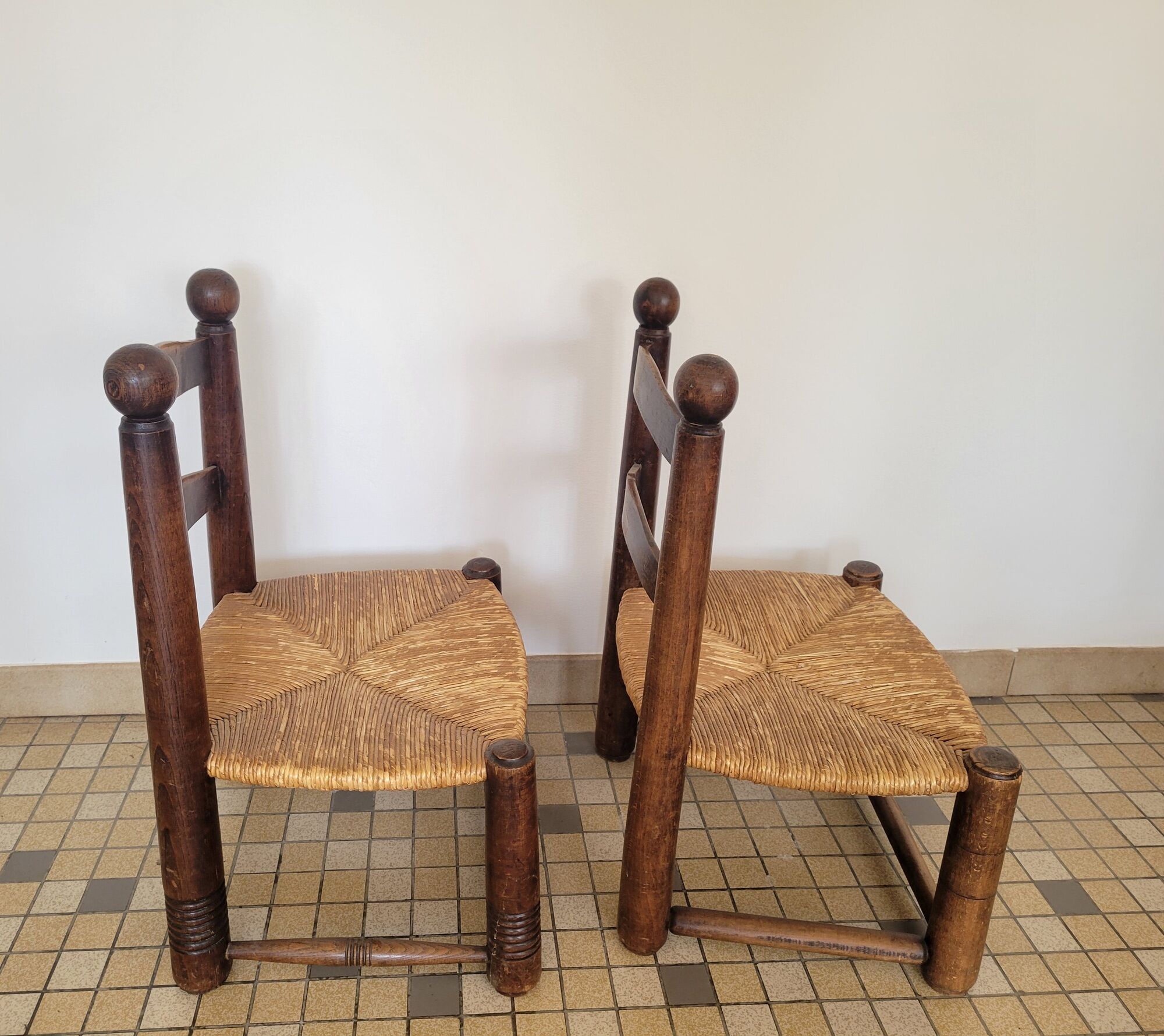 Duo de chaises de cheminée en bois et paille