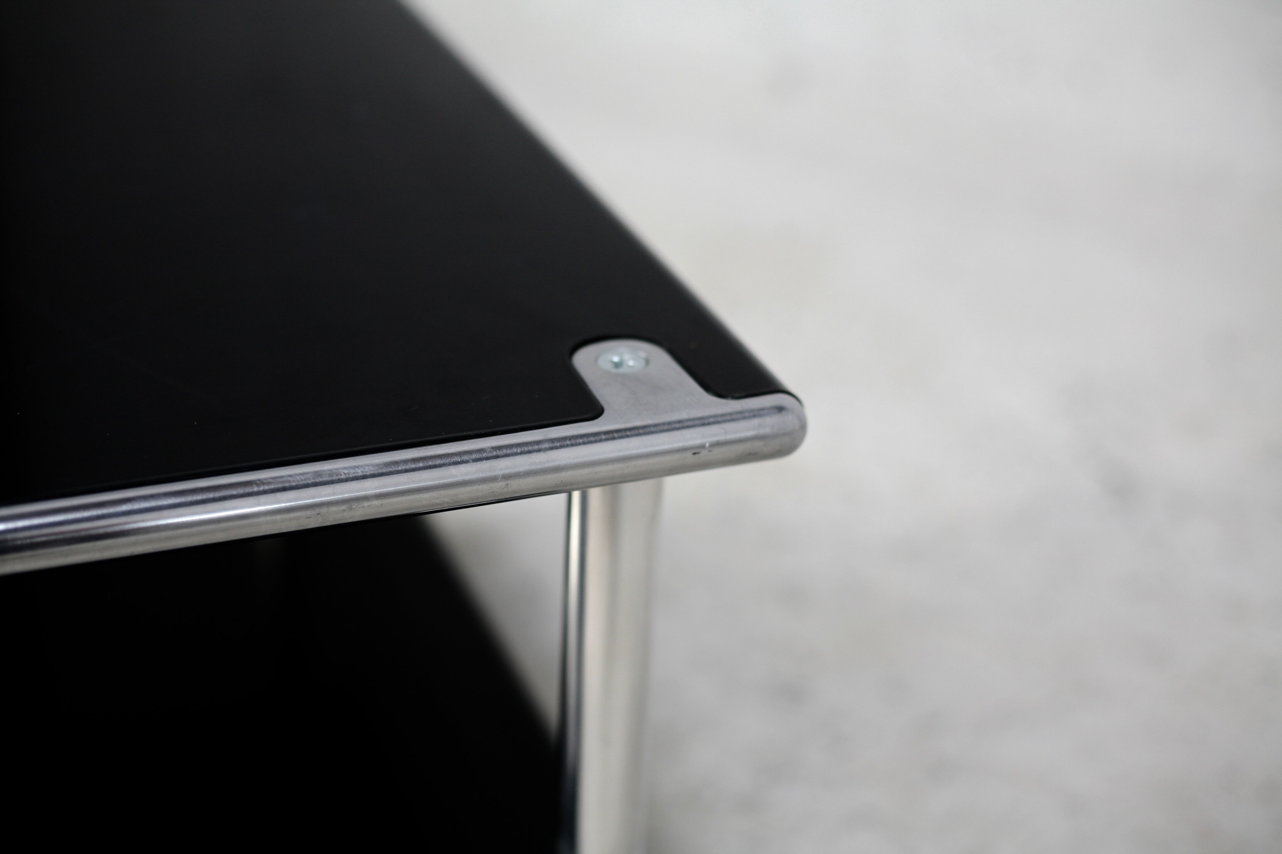 Coffee table "space age" in black lacquered steel