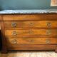 Commode avec plateau en marbre