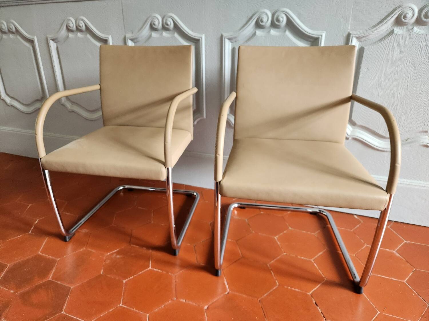 Paire de fauteuils Cantilever édition Walter Knoll