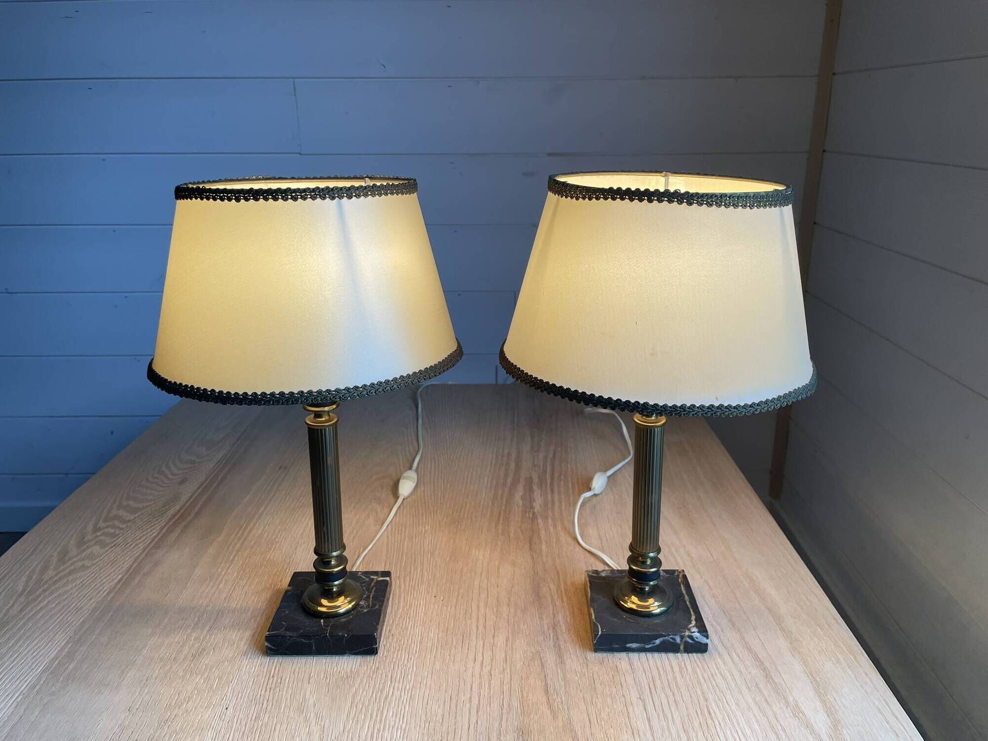 Pair of vintage bedside lamps in brass with marble base from the 70s.