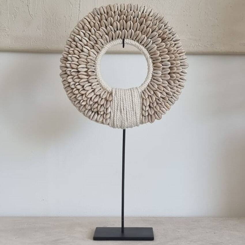 Decorative Papuan shell necklace