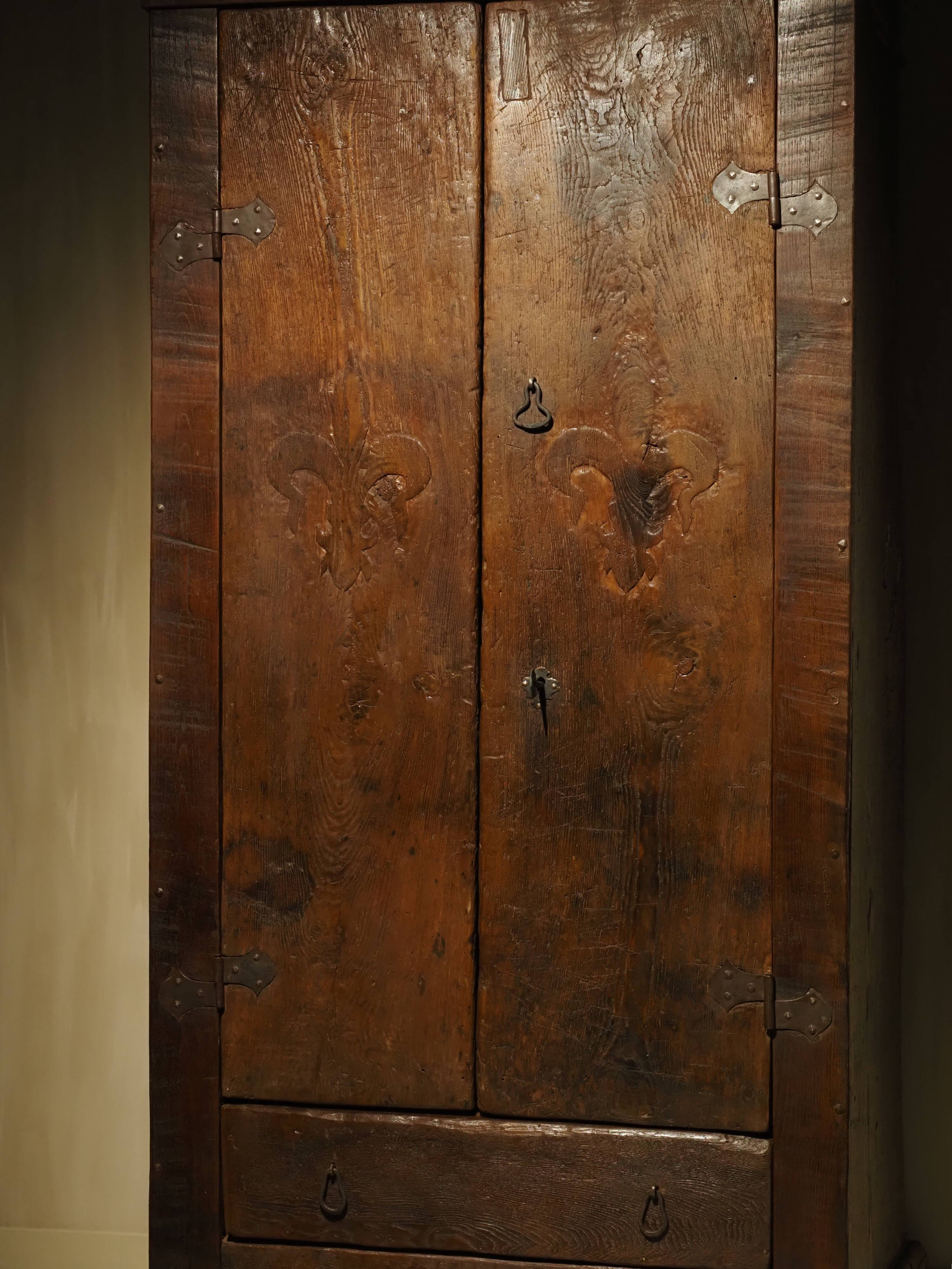 18th century French 'fleur-de-lis' armoire