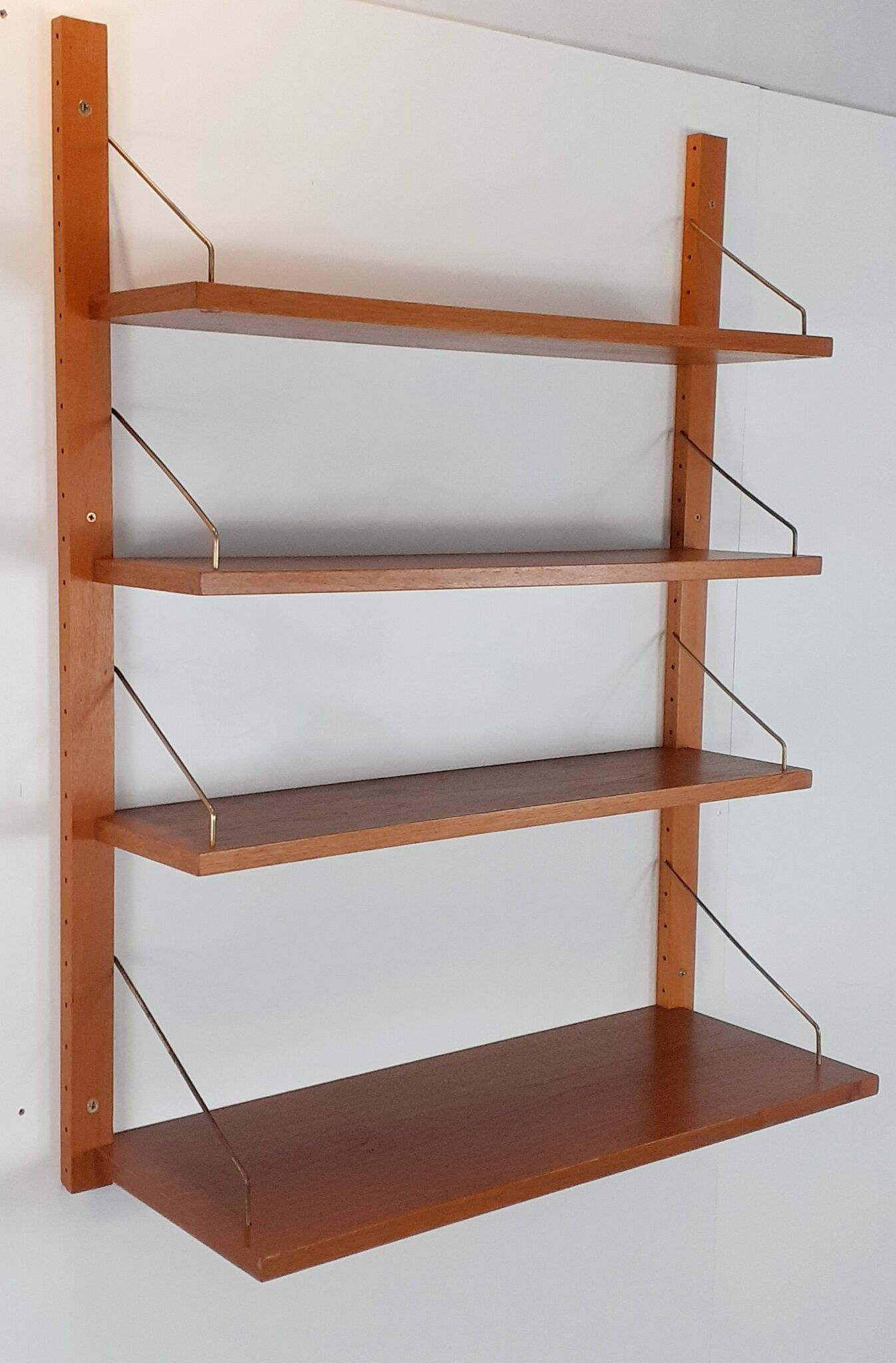 Norwegian teak shelf model Rival by Brødrene Jåtog Møbelfabrikk, 1960s