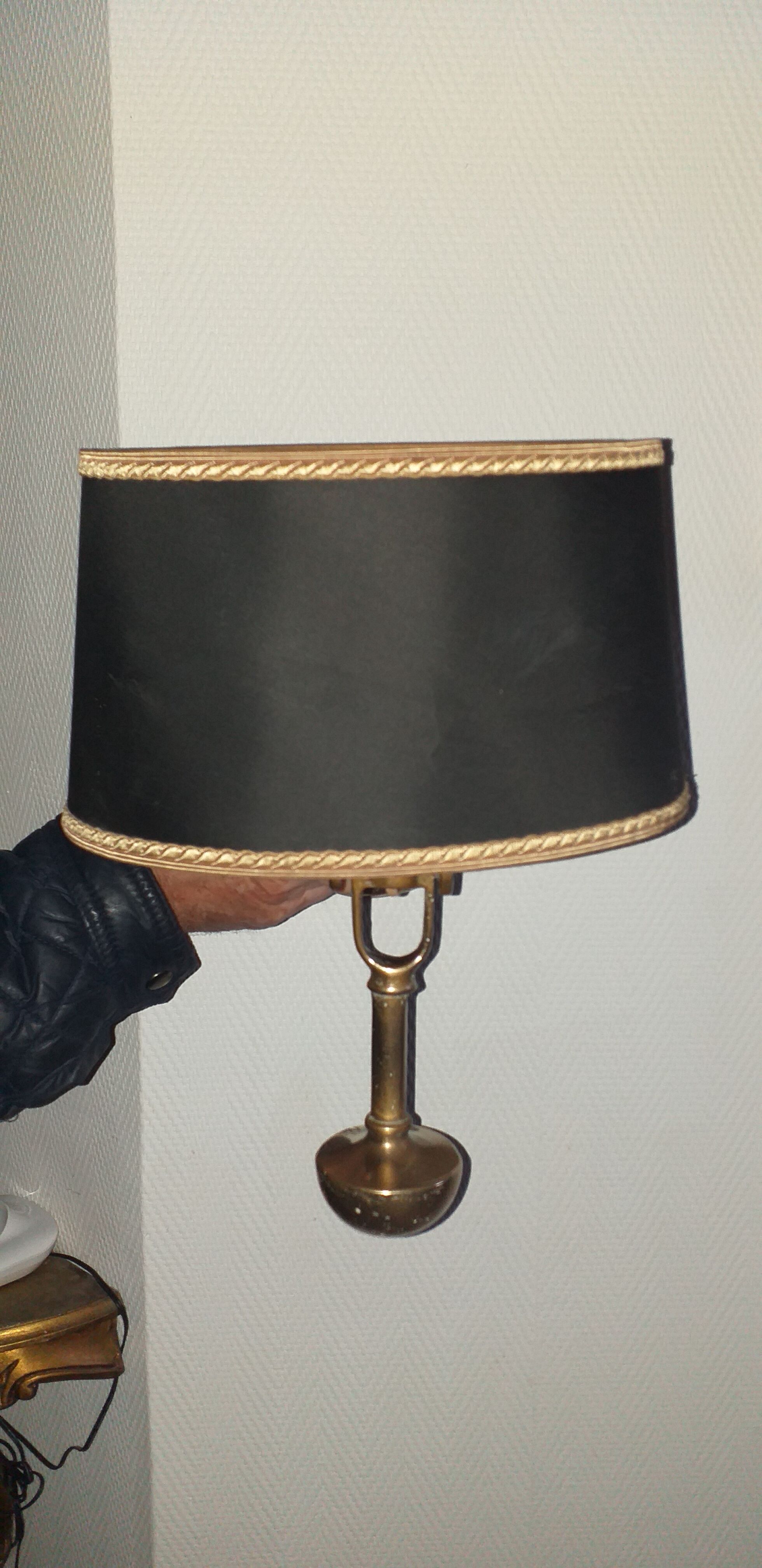 Old bronze liner lamp with 1930-era 1930-Old Style