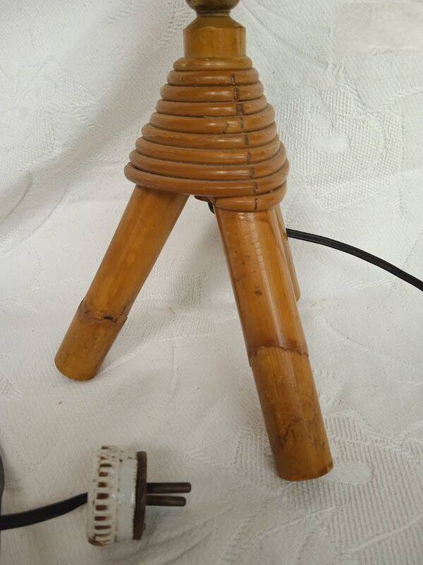 Vintage rattan table lamp – Tripod – Original porcelain socket –