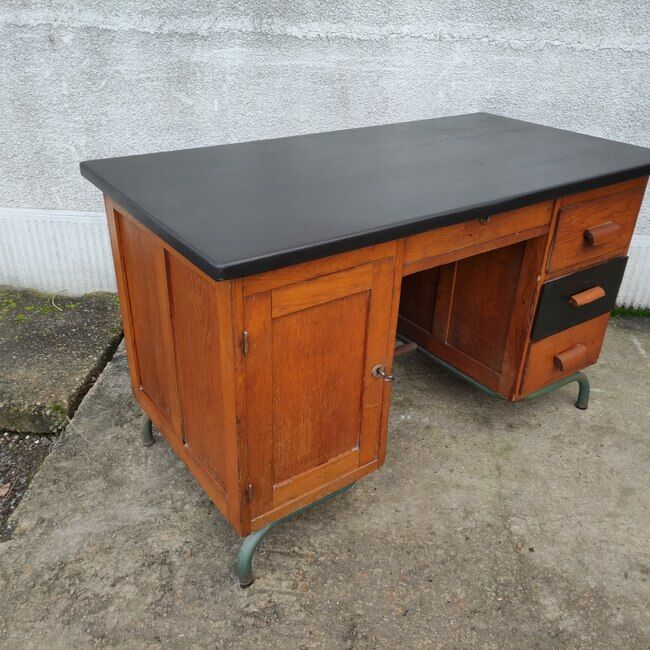 Schoolmaster's office