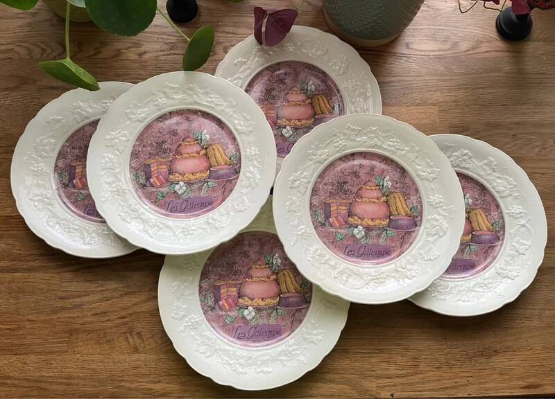 Gien cake plates