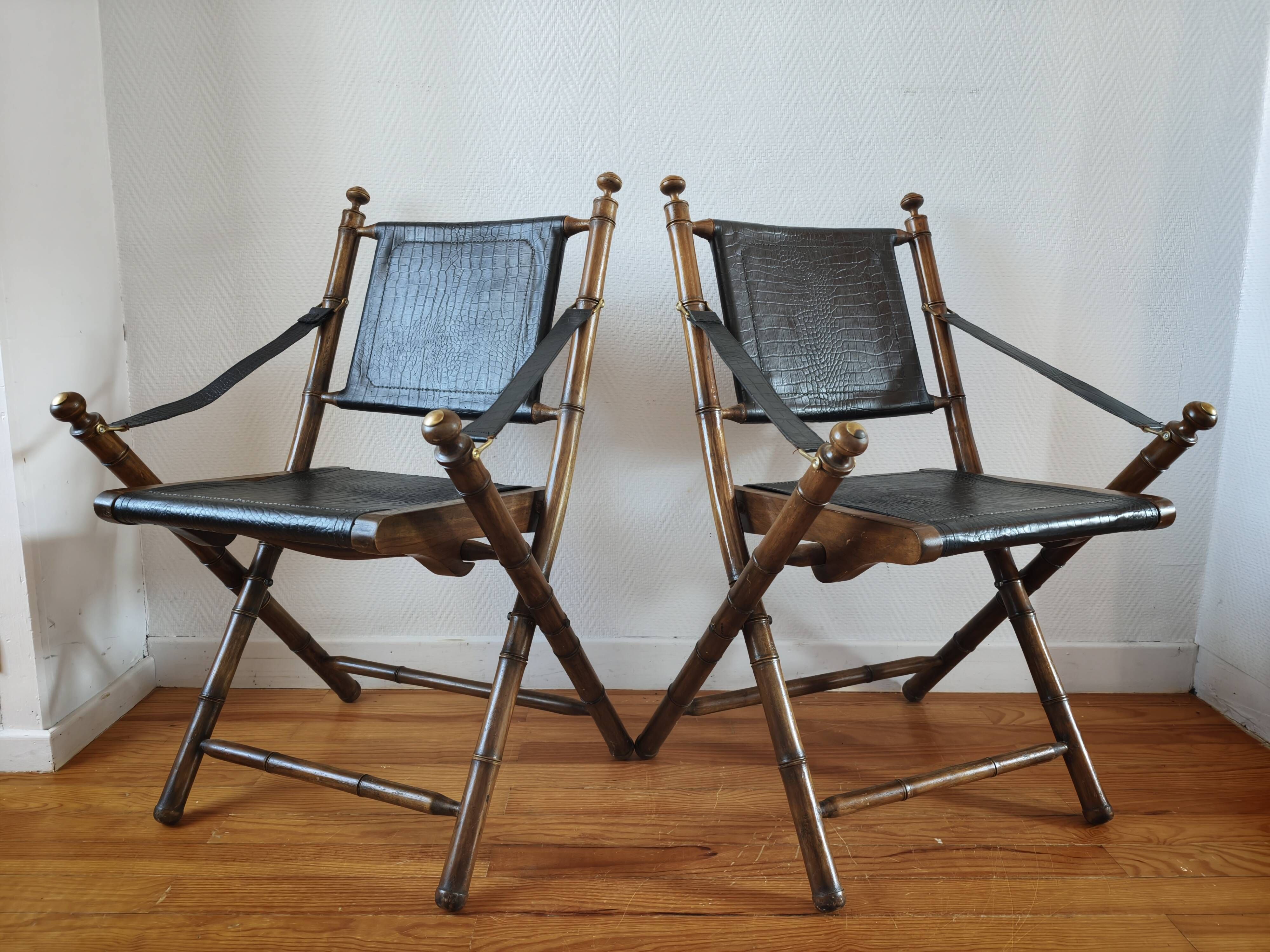 Pair of safari folding chairs in leather 1970-80