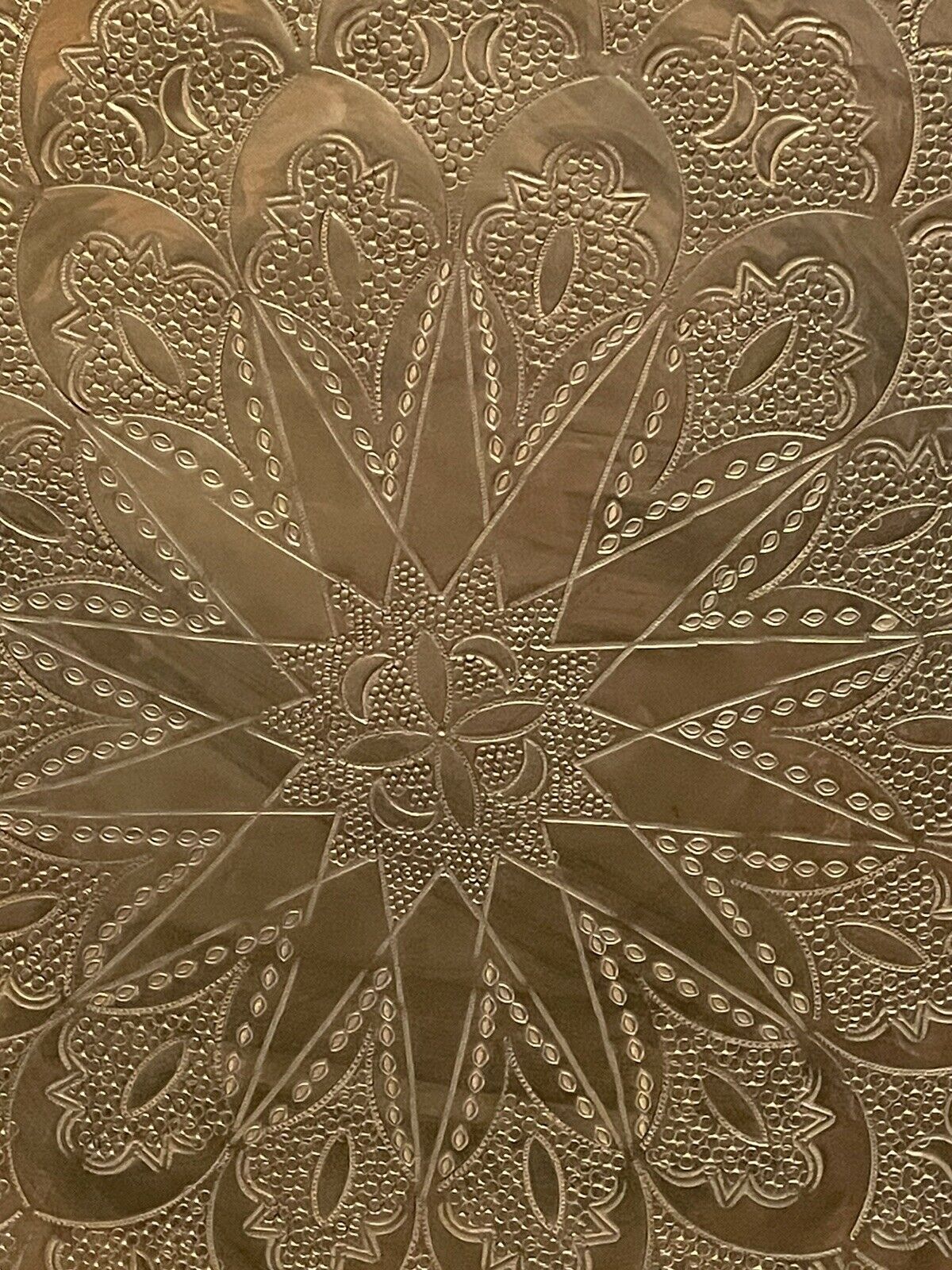 Superb large plateau chiseled oriental copper. chic ethnic vintage deco