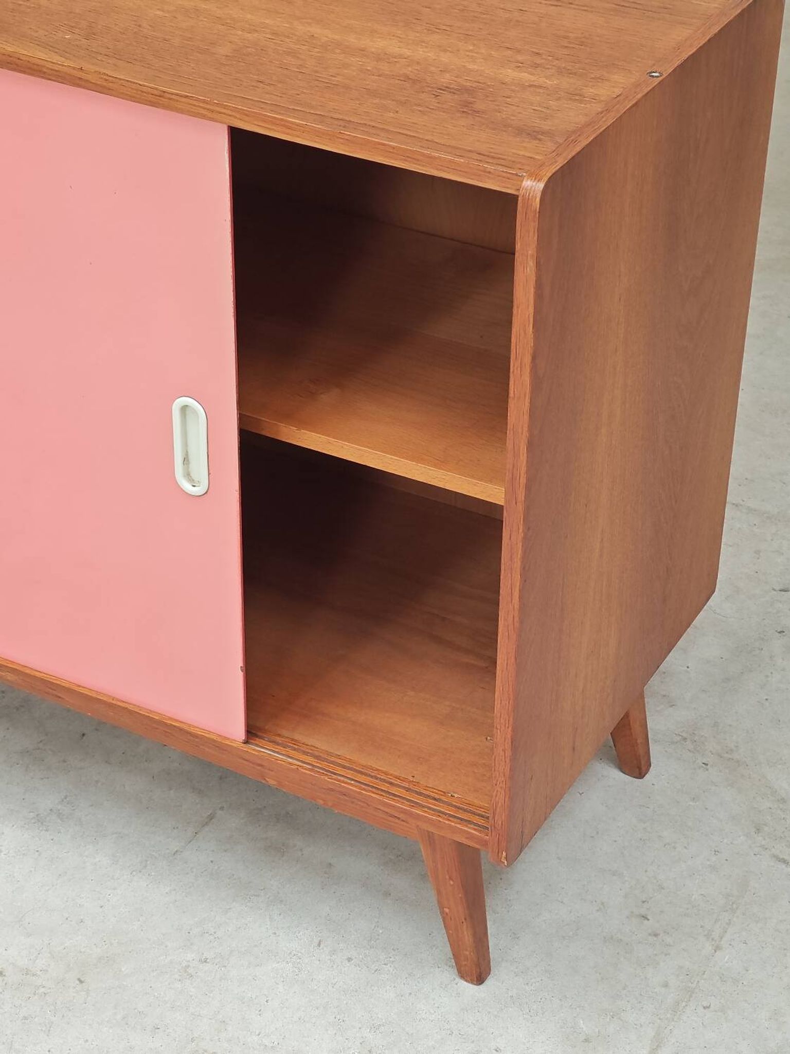 U-452 pink sideboard by Jiri Jiroutek for Interier Praha 1960