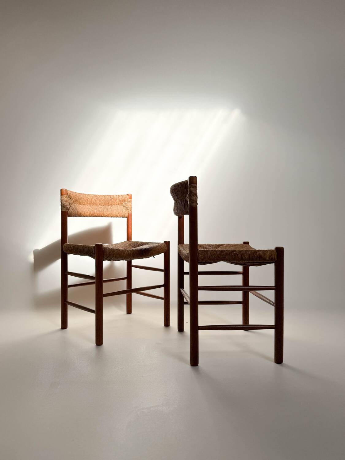 Lot de 5 chaises Charlotte Perriand modèle Dordogne