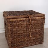 Wicker trunk