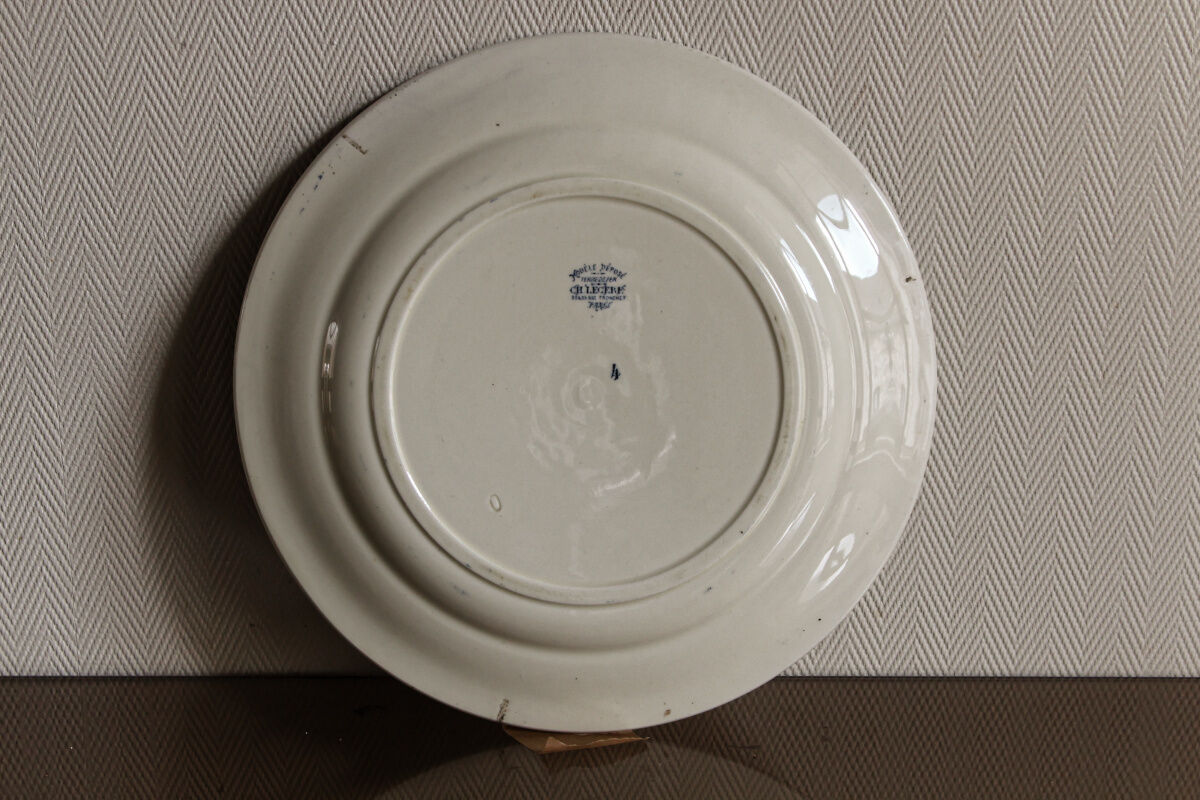 Set of 5 iron earth dishes