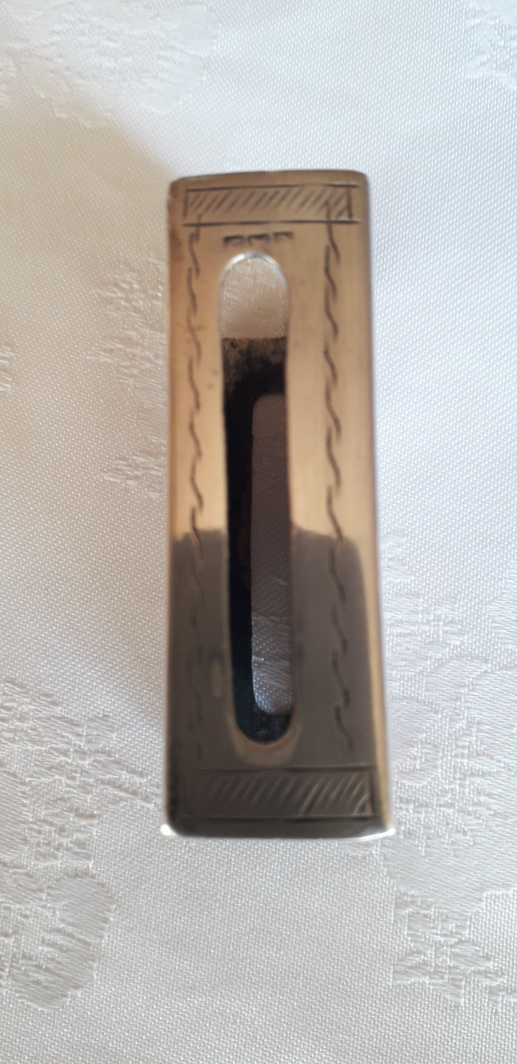 Antique matchbox case in chiseled silver with 3 punches