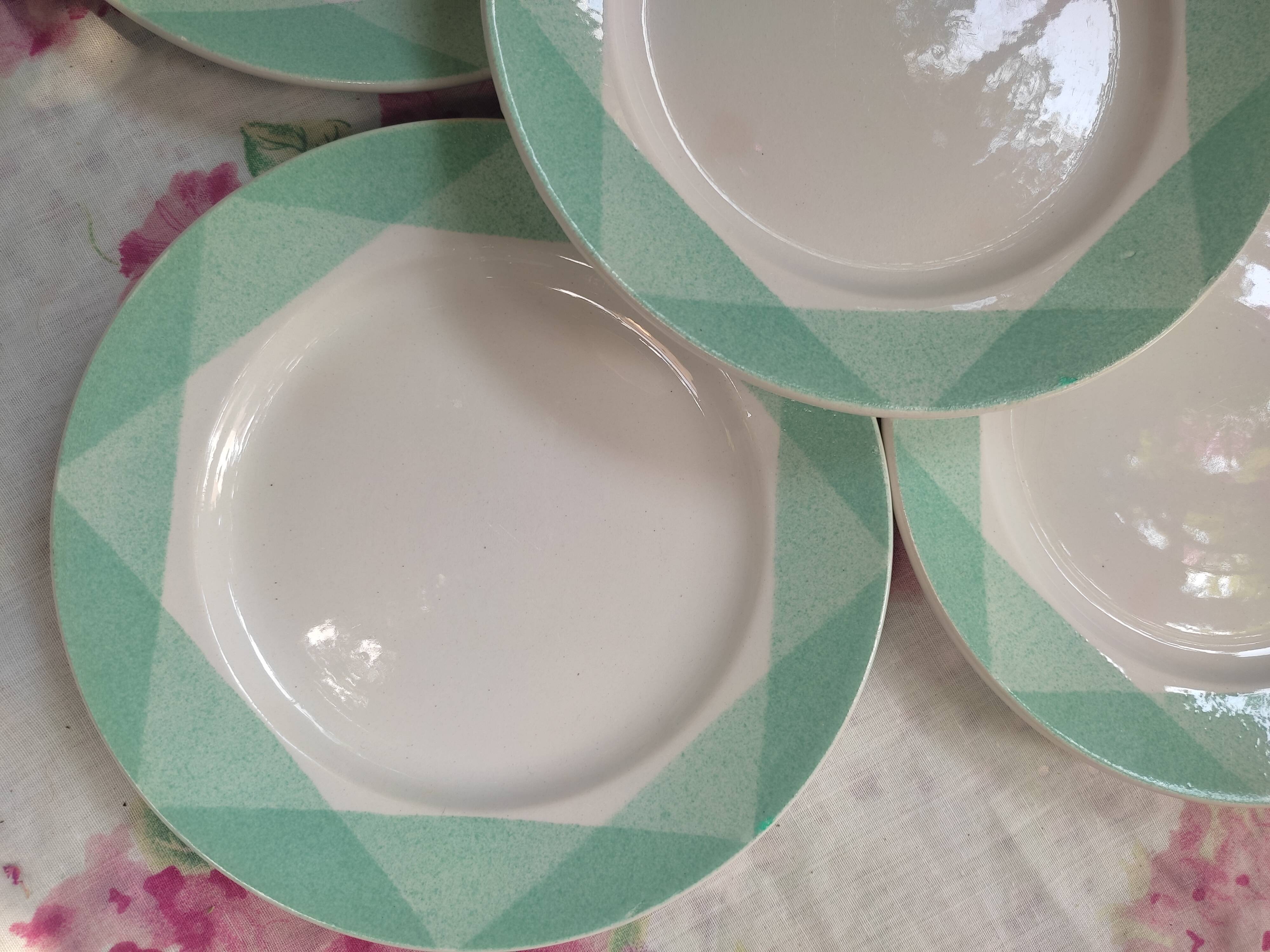 5 retro plates in Badonviller earthenware