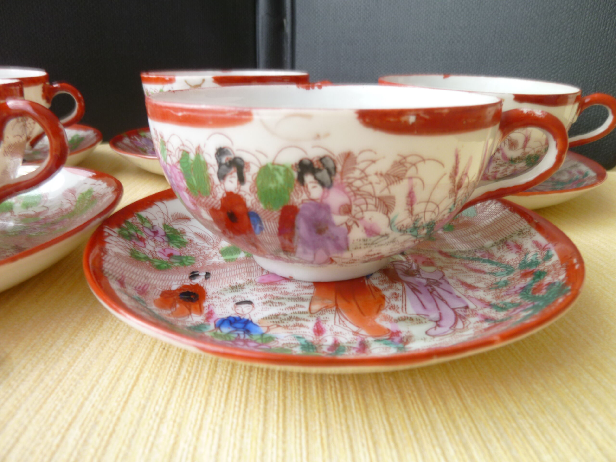 Set of 5 large Japanese porcelain tea cups