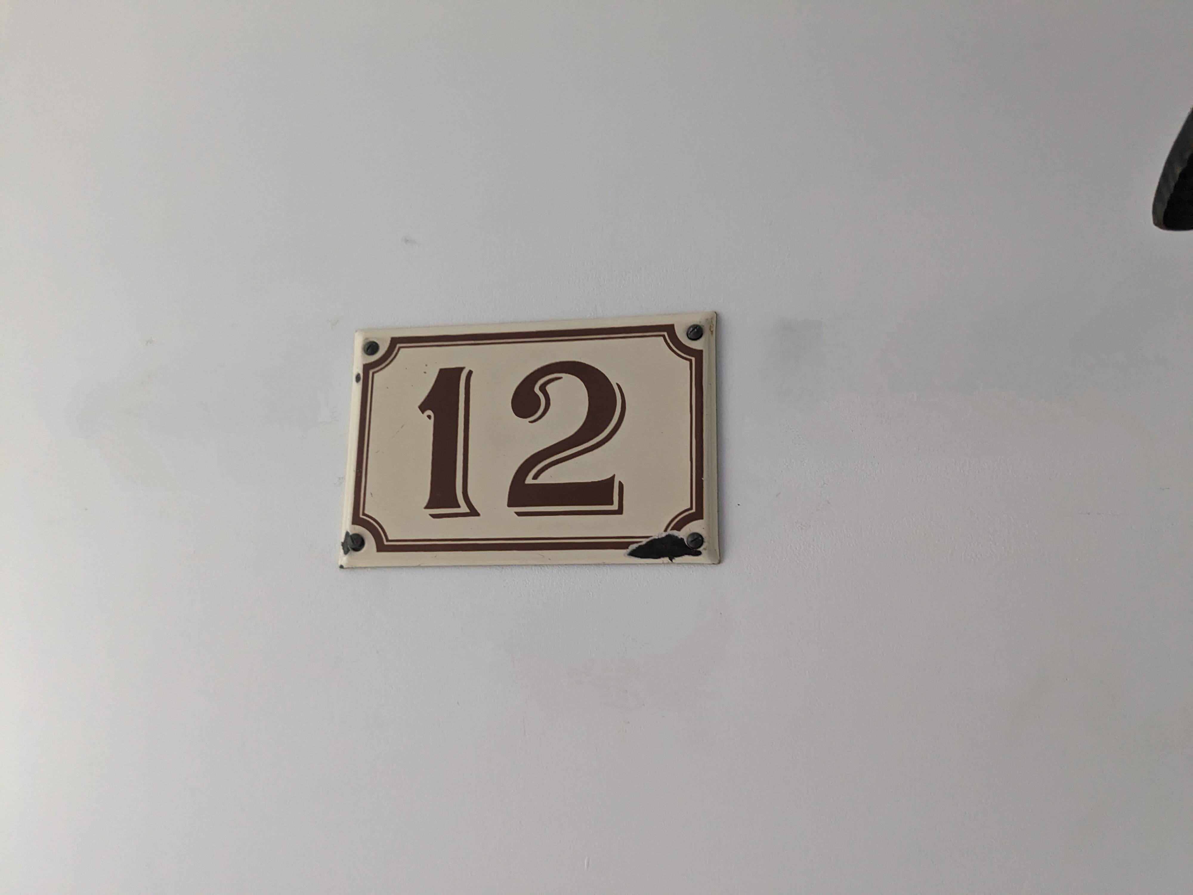 Plaque de rue emaillée vintage