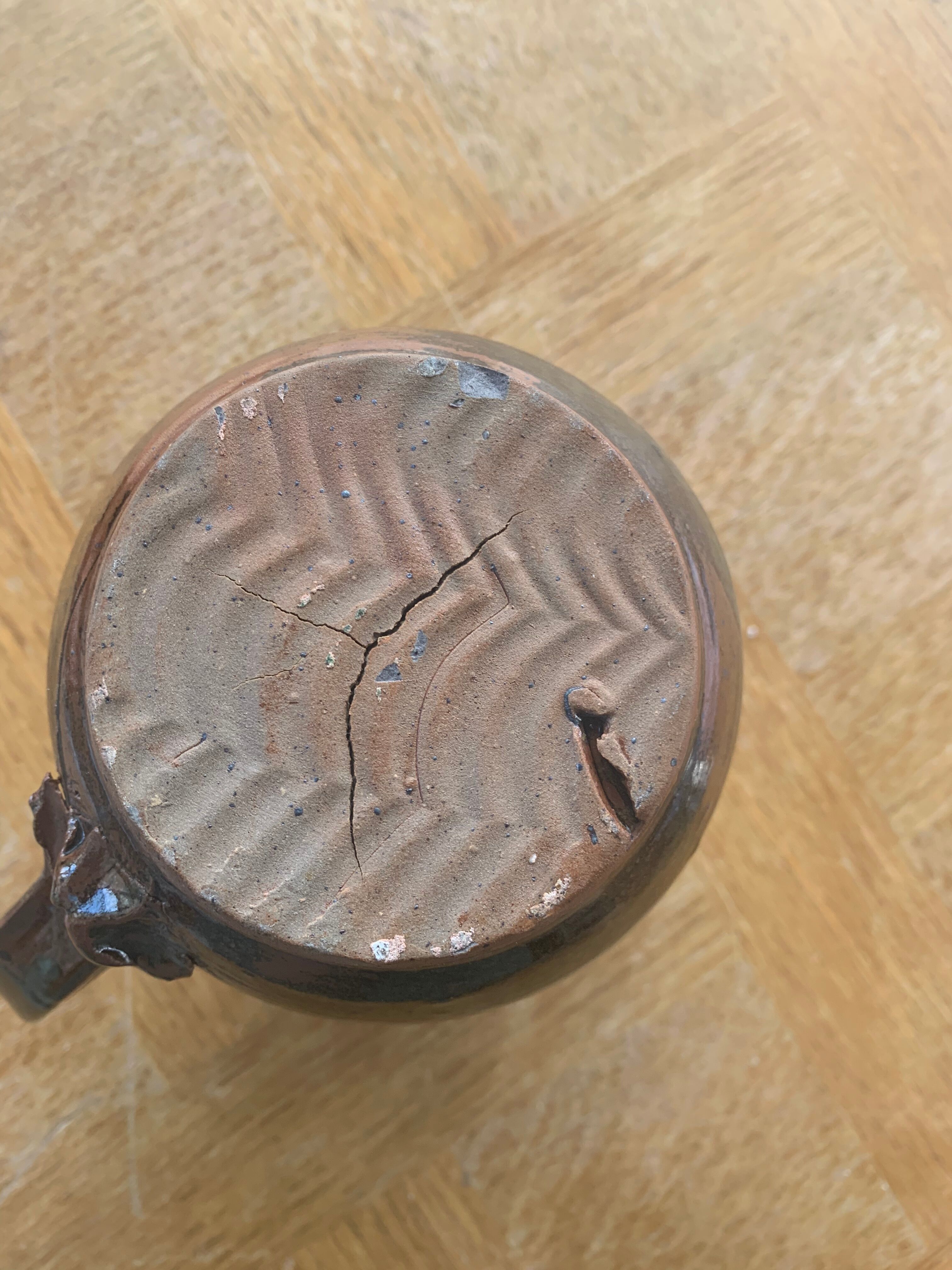 Refreshing carafe in glazed ceramic and vintage cork stopper