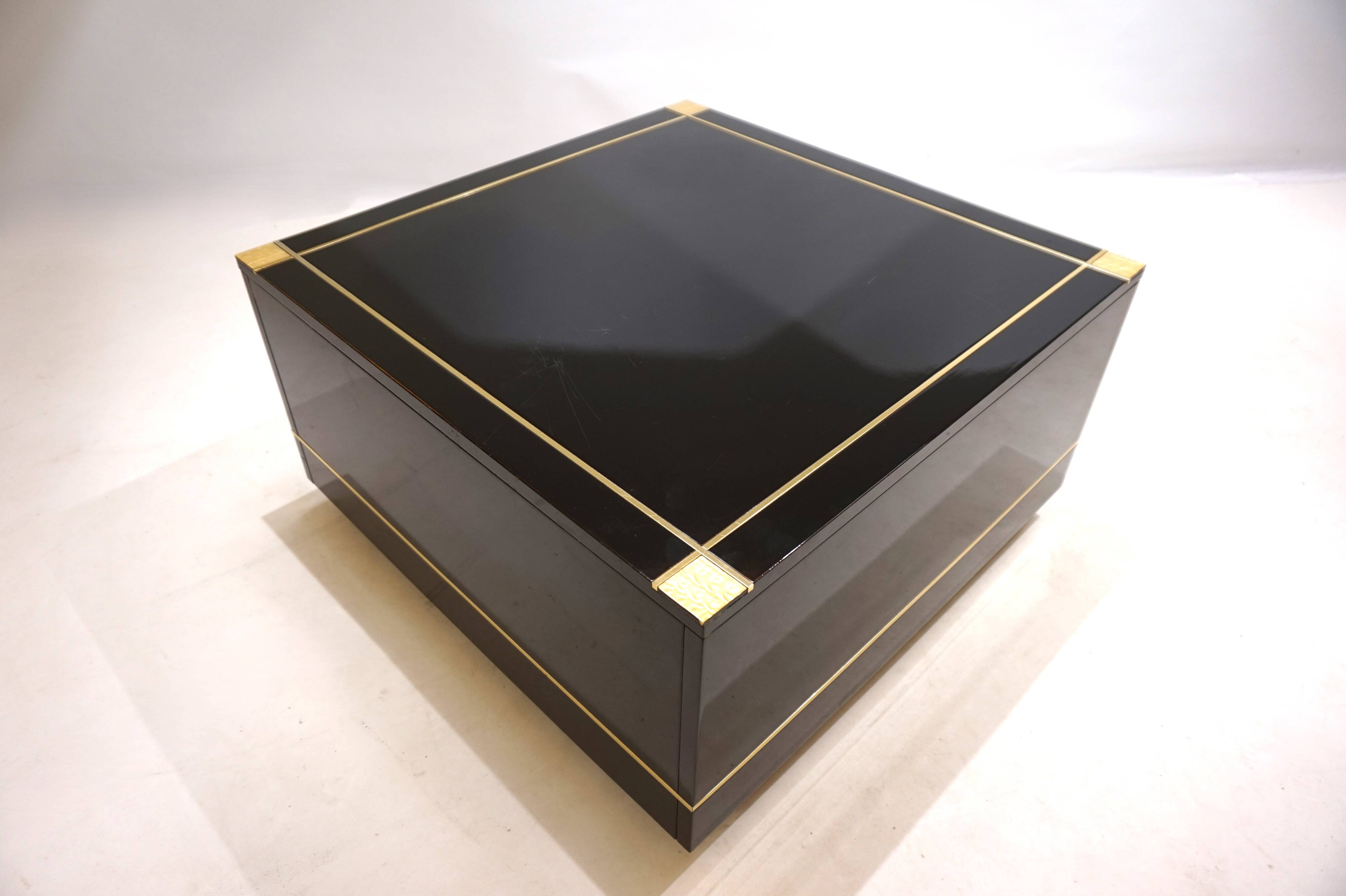 Table basse Roche Bobois attribuée à Pierre Cardin, 1970