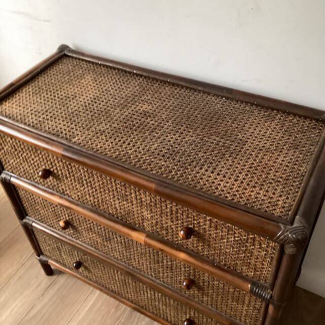 Commode vintage en bois et cannage