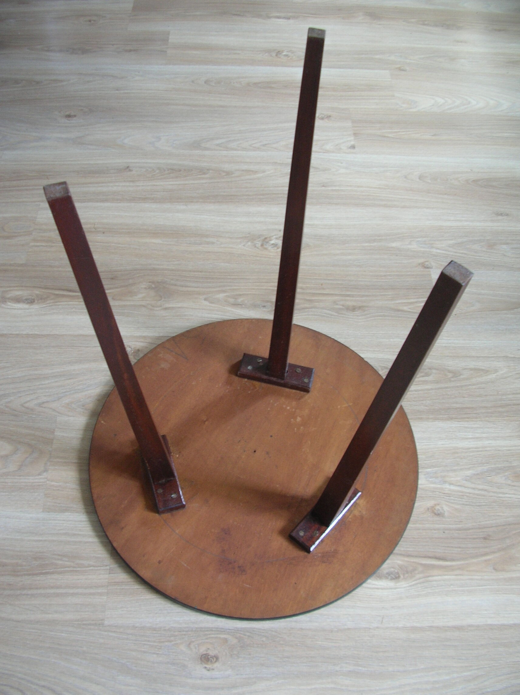 Jean Clemmer's old tripod bistro table in the 1950s/60s marine décor