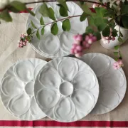 Set of 6 oyster plates in porcelain by Pillivuyt.